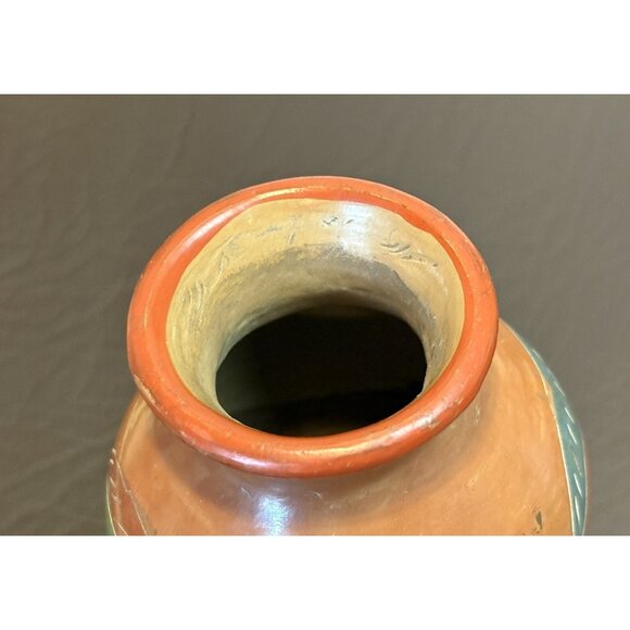 Clay Pottery Nicaraguan Vase With Fish Design Artisan - Picture 5 of 8